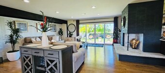 Luxurious Mountain View Home!