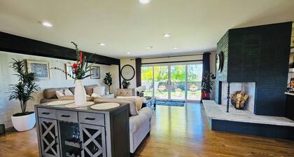 Luxurious Mountain View Home!