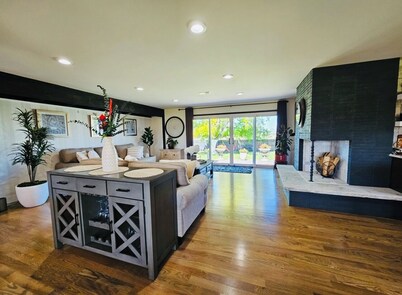 Luxurious Mountain View Home!