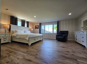 5 chambres, fer et planche à repasser, lit parapluie, Wi-Fi gratuit