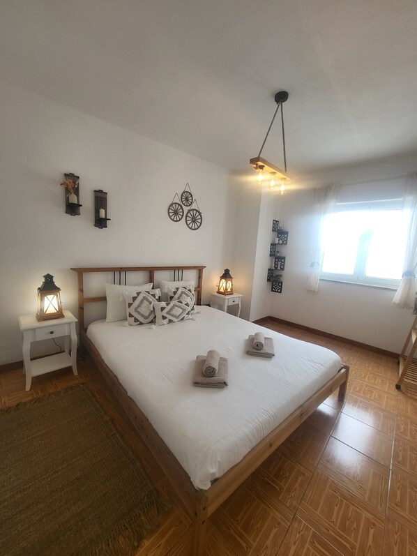 4 chambres, fer et planche à repasser, accès au Wi-Fi (inclus)