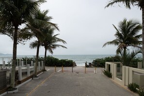 Property grounds - 3BR apt sea View on Bombas Beach Vdn303 (Bombinhas)