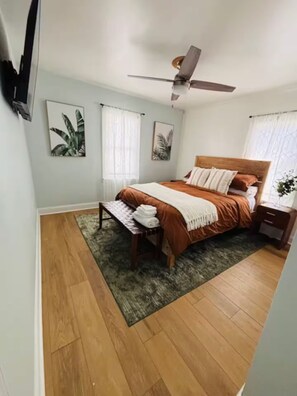 3 bedrooms, iron/ironing board, WiFi, bed sheets