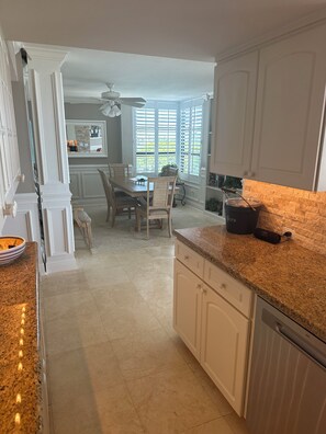 Dining - Upscale Beachfront 2-bedroom 2-bath condo in Gorgeous Marco Island Florida (Marco Island)