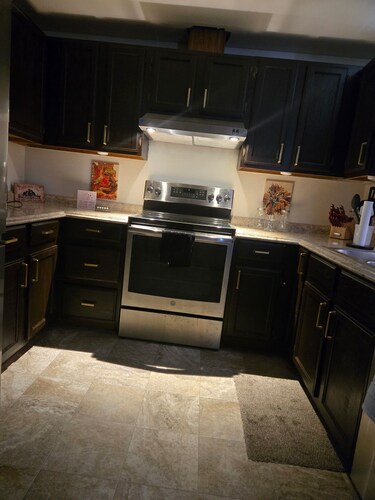 Bears Den 4-bedroom house with AC in Great Falls