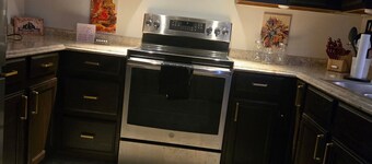 Bears Den 4-bedroom house with AC in Great Falls