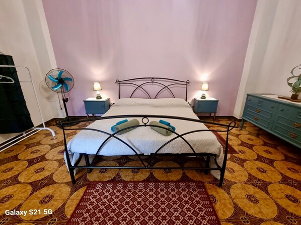 2 bedrooms, bed sheets