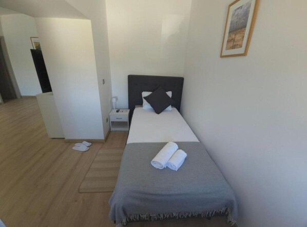 1 chambre, accès Internet, draps fournis