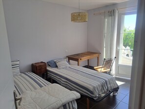 3 bedrooms, iron/ironing board, travel cot, free WiFi