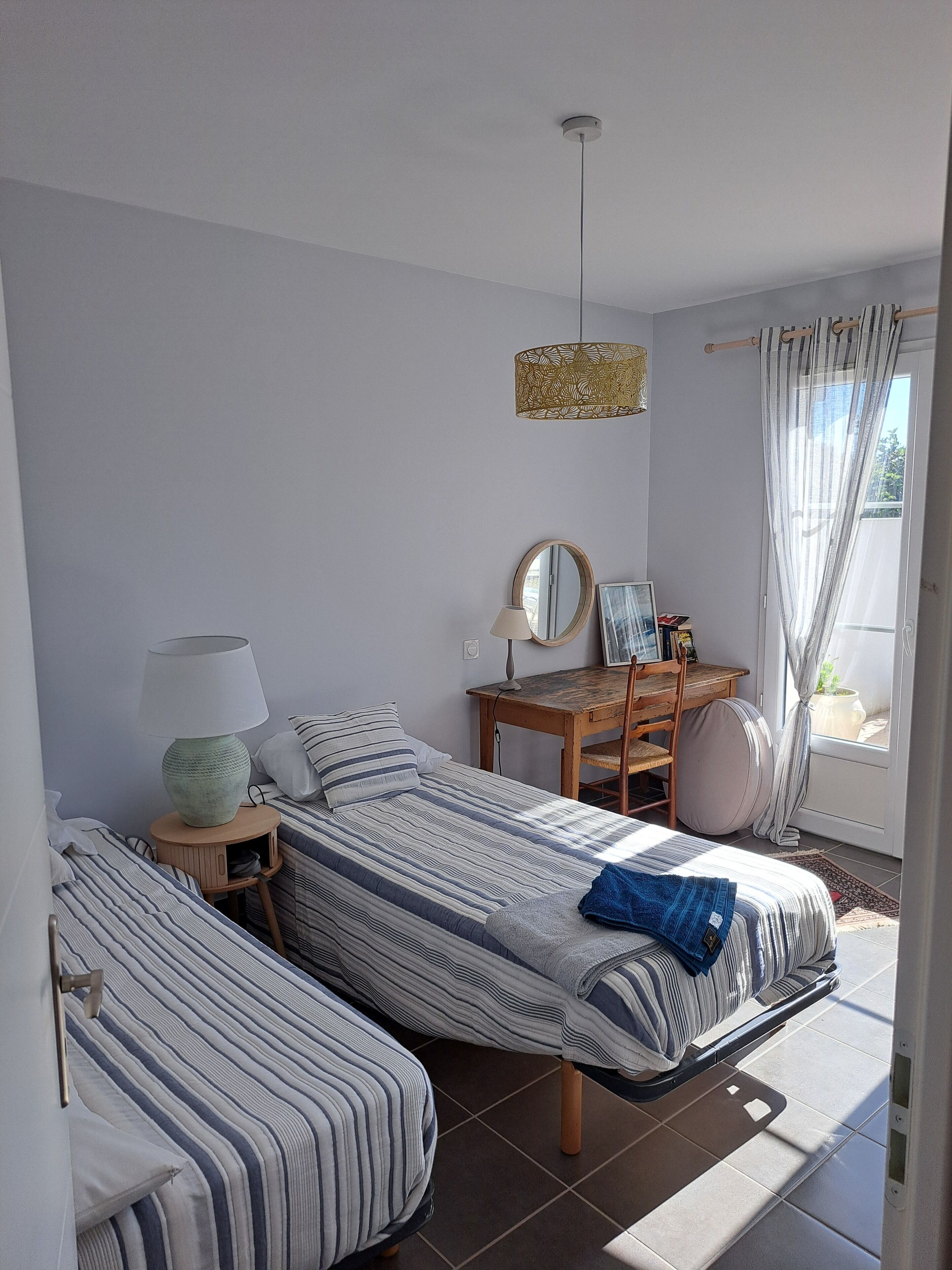 Beaucoup De Charme Pour Cette Maison,  Classée 3* Par Le S I De Royan,  Piscine - Royan