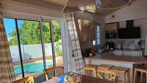 Dining - A lot of charm for this house, classified 3* by the S'I de Royan, swimming pool (Vaux-sur-Mer)