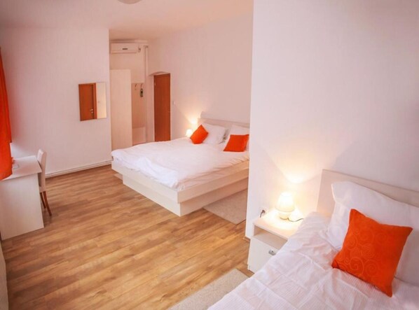 1 chambre, accĂšs Internet, draps fournis