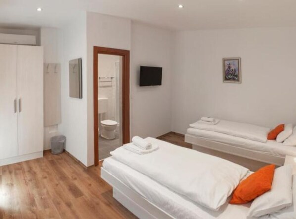 1 bedroom, Internet, bed sheets