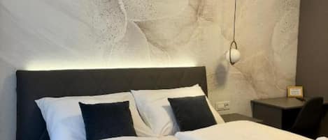 1 bedroom, internet, bed sheets