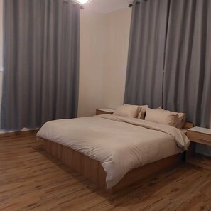 Double Room, 1 Queen Bed, Balcony, Garden View