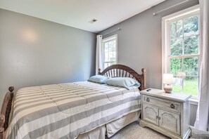 3 slaapkamers, een bureau, internet, beddengoed