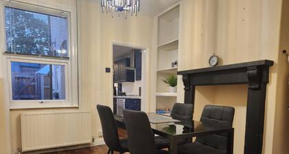 Home In Worcester - With Free Parking