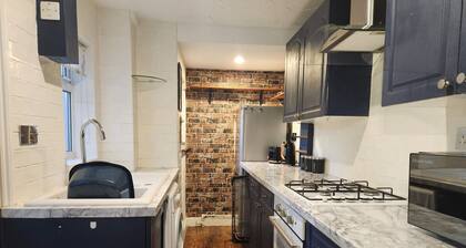 Home In Worcester - With Free Parking