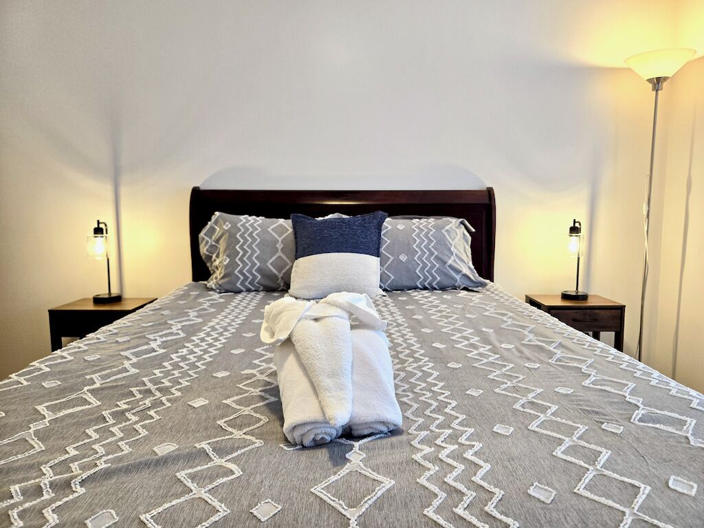 2 chambres, fer et planche à repasser, Wi-Fi gratuit, draps fournis