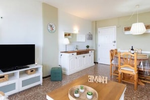 Apartment, Smoking