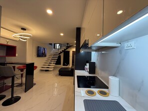 Microondas, placa de cocina