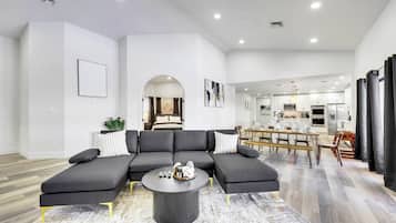Smart TV, fireplace, table tennis
