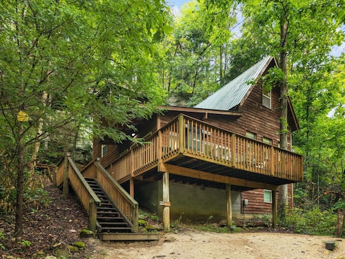 Secluded Cliffside Cabin Near Red River Gorge
