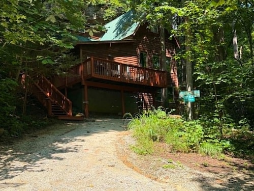 Secluded Cliffside Cabin Near Red River Gorge