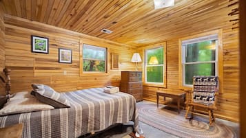 3 bedrooms, WiFi (free), bed sheets