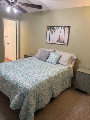 2 chambres, fer et planche à repasser, accès Internet, draps fournis