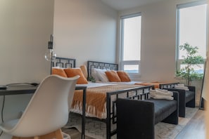 2 bedrooms, desk, iron/ironing board, free WiFi