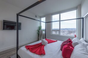 2 bedrooms, desk, iron/ironing board, free WiFi