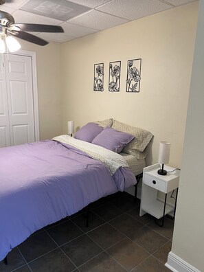 2 bedrooms, iron/ironing board, travel cot, free WiFi