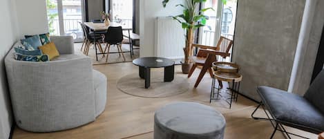 3 bedrooms, Internet