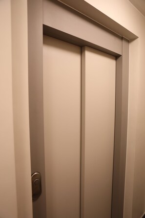 Apartment | 2 bedrooms, desk, Internet