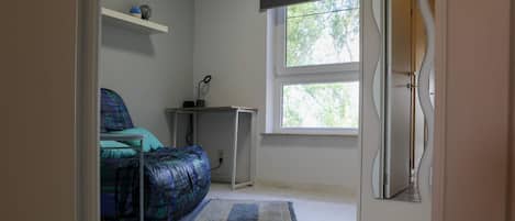 Apartment | 2 bedrooms, desk, Internet