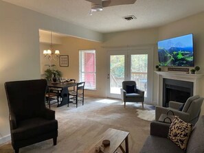 Télévision, cheminée