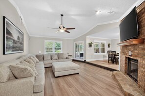 TV connectée, cheminée