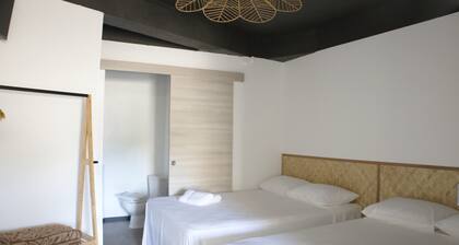 Airport Manini Lodge Studio 1