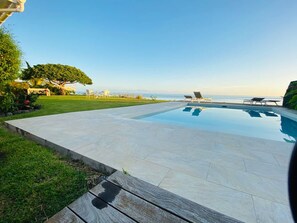 Villa | 4 bedrooms - Le Ficus Grande Villa Bord de mer Avec Piscine (Paea)