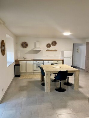 Microones, forn, placa de cuina i rentaplats