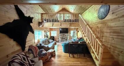 Cozy Cabin Retreat Pond & Trails – Nature Awaits!