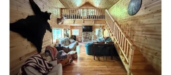 Cozy Cabin Retreat Pond & Trails – Nature Awaits!