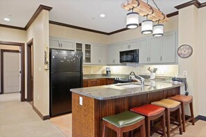 Mikrowelle, Ofen, Herdplatte, Geschirrspüler