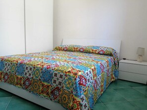 1 camera, ferro/asse da stiro, Wi-Fi, lenzuola