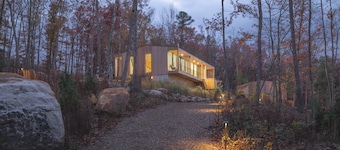 The Vale at Serà - Modern Retreat w/Sauna