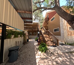 Exterior - Frio Riverfront - Peanut's Penthouse - VacationFrioRiver com Sleeps 9 (Concan)