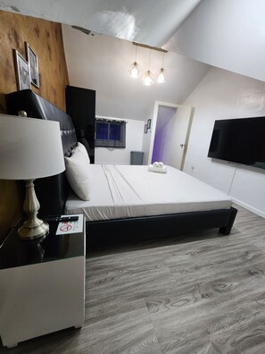 2 habitaciones, tabla de planchar con plancha, wifi y ropa de cama 