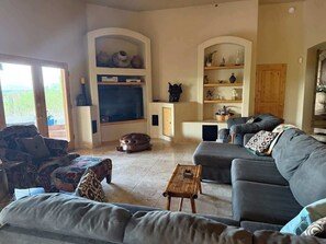 Smart TV, fireplace, offices