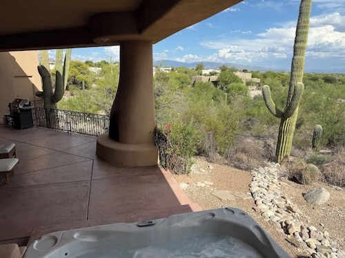 Mountains Everywhere +hot tub +bbq +firepit +games